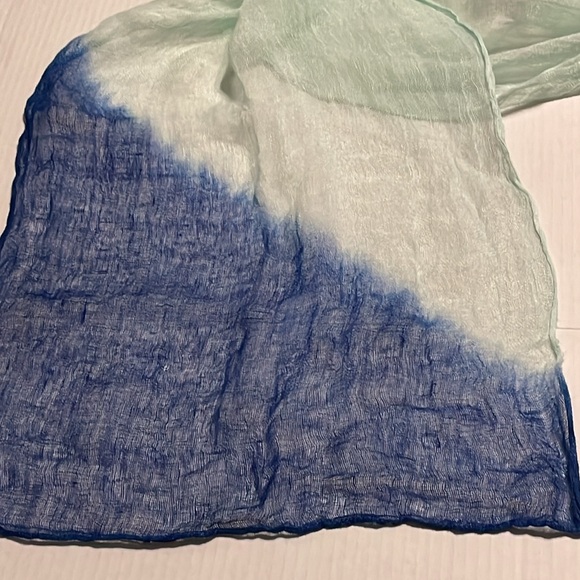 SET OF FOUR: 3 are MADE OF ME Chic Scarves variety: wrap, bag tie-on, decorate - Picture 12 of 14